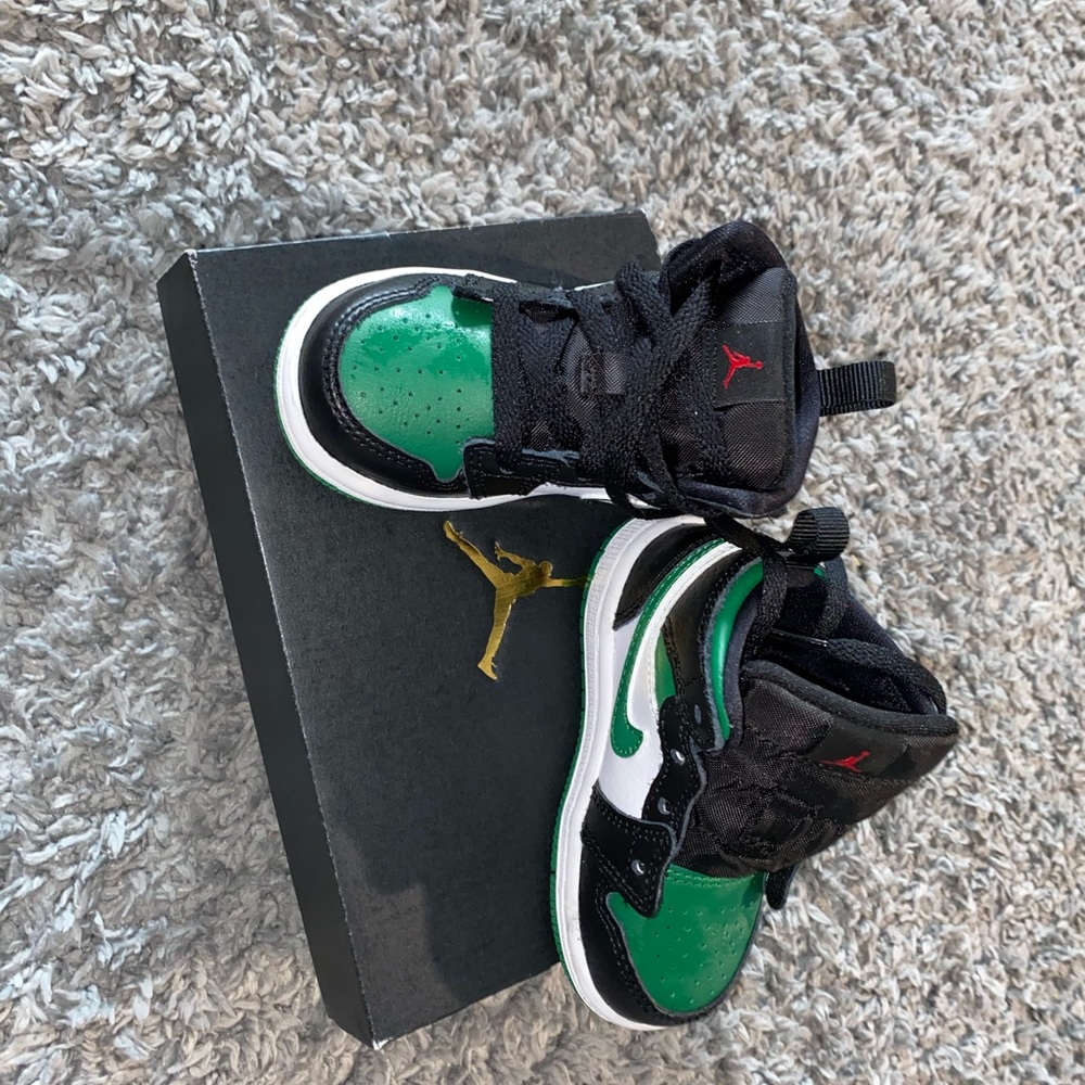 Jordan retro 1’s